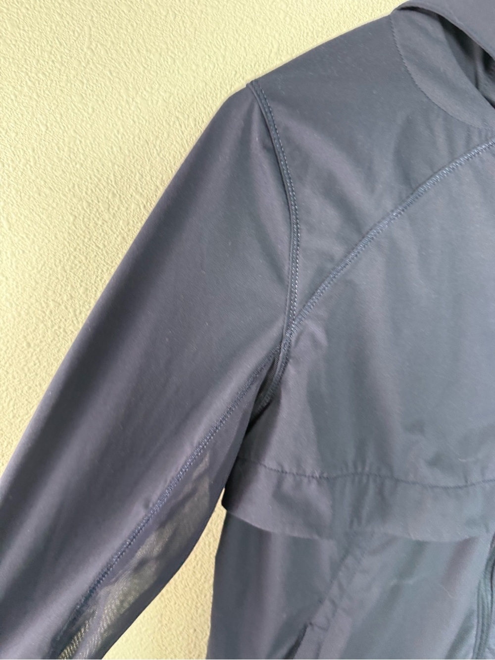 Lululemon Kicking Asphalt Jacket Midnight Navy Blue Running Casual Women’s 6 - Picture 7 of 16